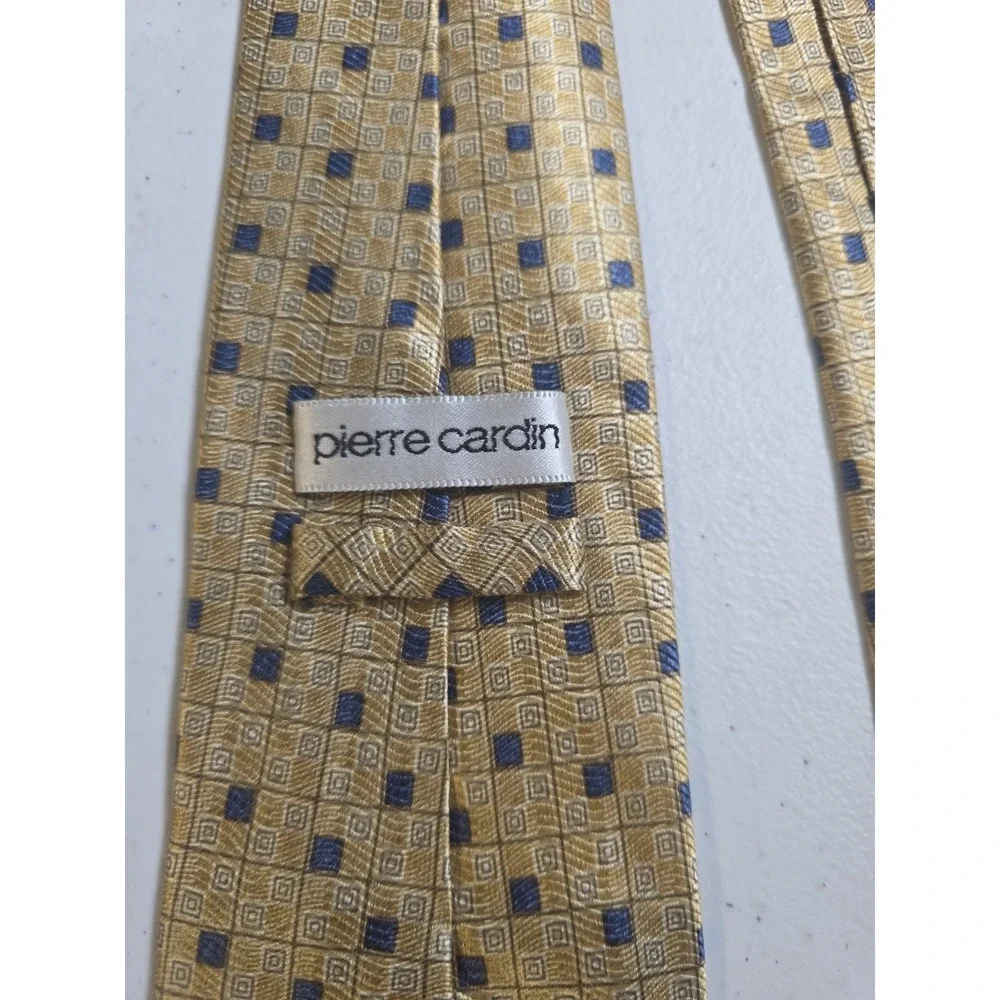 Pierre Cardin Mens Classic Geometric Yellow Silk Necktie Vintage Business Formal